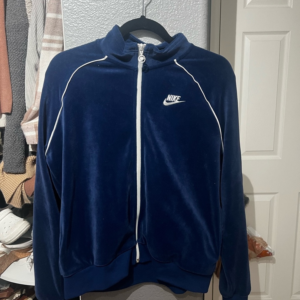 Nike light used